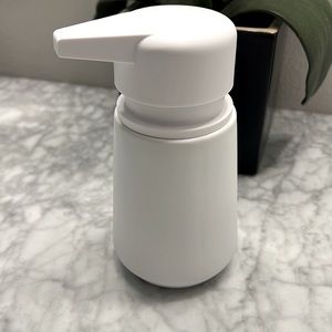 Soft touch soap dispenser - Never used!